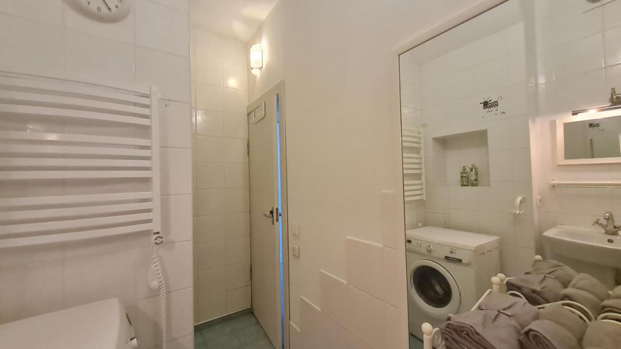 Rehouse Vokieciu Str.9, 2 Bedroom วิลนีอุส ภายนอก รูปภาพ